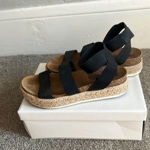 Steve Madden Black Kimmie Sandals